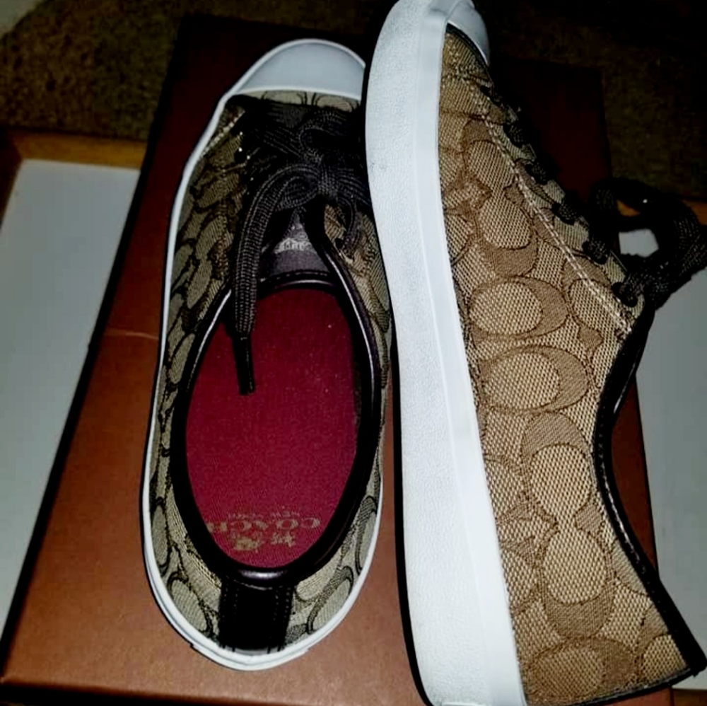Coach Women's Empire Outline Sig C/Nap Low Top Khaki Sneaker - Picture 5 of 5